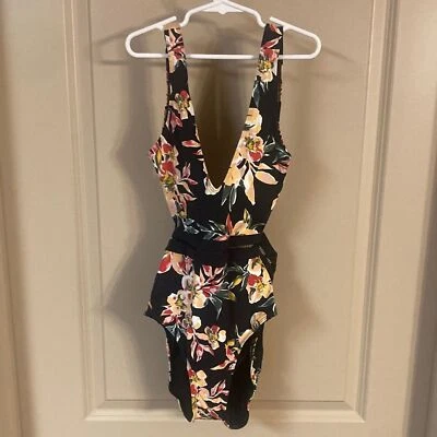 Traje de baño Roxy talla M negro con cuello en V profundo floral de una pieza Foto 1 de 4