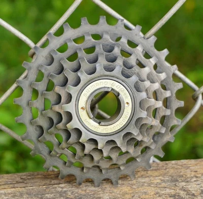 Vintage Shimano 600 Freewheel 5 Speed 13T - 28T Bike Threaded Hub 1970s 1980s - Image 1 of 4