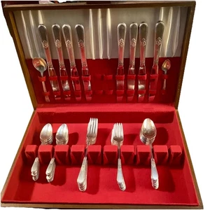 Rogers Bros Anbetung Muster Versilbert 8 Gedecke 12 Teelöffel Box EUC - Bild 1 von 20