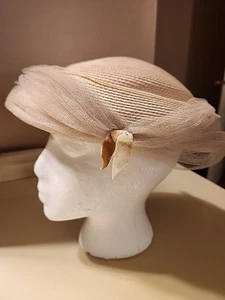 VTG LehrerCream fascinator Ring hat accent Ribbon Netting 1950's NY - Picture 1 of 9