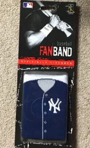Yankees MARIANO RIVERA #42 Embroidered Logo Jersey Wristband FanBand - Picture 1 of 2