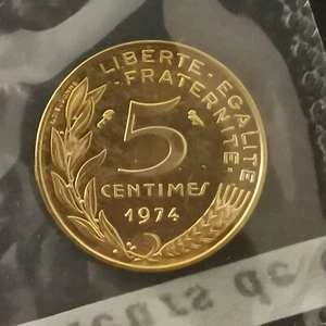 5 CENTIMES MARIANNE FDC 1974 / SCELLEE ET ISSUE DU COFFRET / UNC FRANCE - Picture 1 of 2
