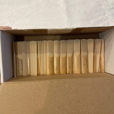 Cañas de clarinete 1,5 caja de 342 cañas. Los conté. Plataforma marcada 11MO Foto 1 de 4