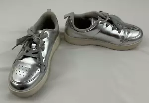 Zapatos de tenis GAP para niñas, plateados brillantes con estrella brillante y tacón, talla 2 - Imagen 1 de 10