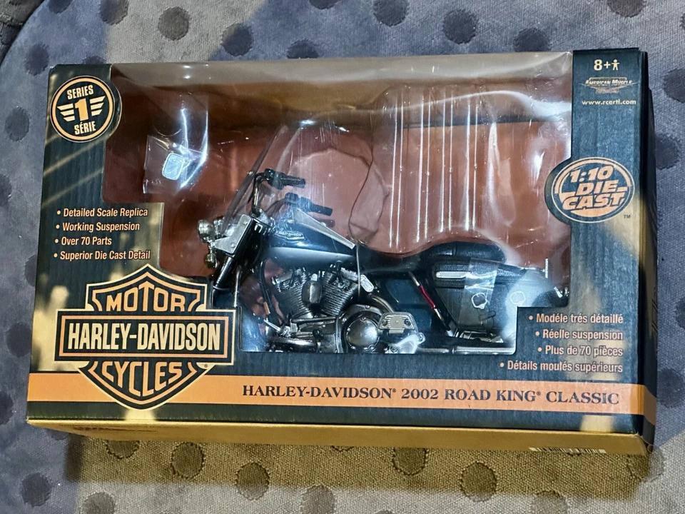 HARLEY DAVIDSON AMERICAN MUSCLE 1:10 2002 Road King Motorcycle ERTL Series-NEW - Image 1 of 4