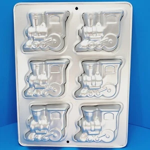 Wilton Enterprises Mini Locomotive Baking Pan, Jelly Mold, 1993 No. 2105-9332 - Picture 1 of 13