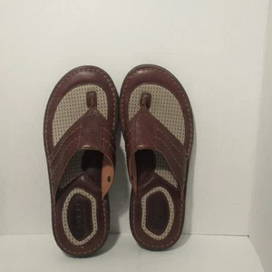 Chanclas informales Born para hombre, sandalias detalladas de cuero marrón. Talla: US 9M - Imagen 1 de 16