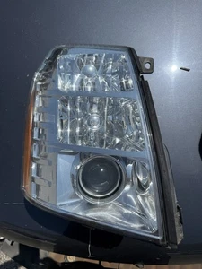 2010 2011 2012 2013 2014 Cadillac Escalade Headlight HID Xenon Right RH Complete - Picture 1 of 6