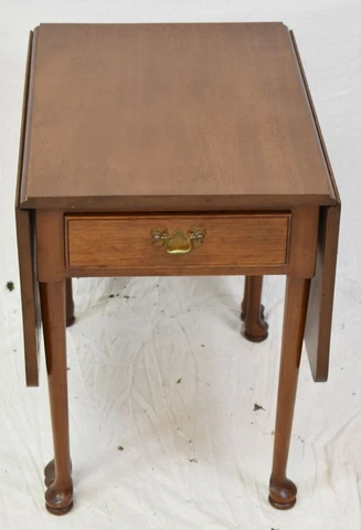 Biggs (KITTINGER) Chippendale Mahogany Small Drop Leaf Table Pembroke Table Cover