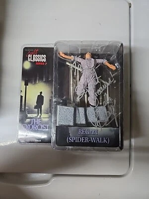 Figura NECA El Exorcista Regan Spider Walk NUEVA Autografiada LINDA BLAIR Foto 1 de 4