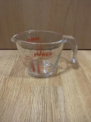 Pyrex Small Glass Measuring Jug Upto 300ml 1/2 Pint Clear Red Lettering - Image 1 of 4