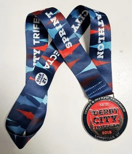Derby City Trifecta Louisville 2018, KY medalla de participación con cordón - Imagen 1 de 3