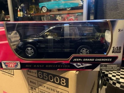 motorMAX Jeep Grand Cherokee Miniature Car 1/18 Scale Collectible Diecast - Image 1 of 3