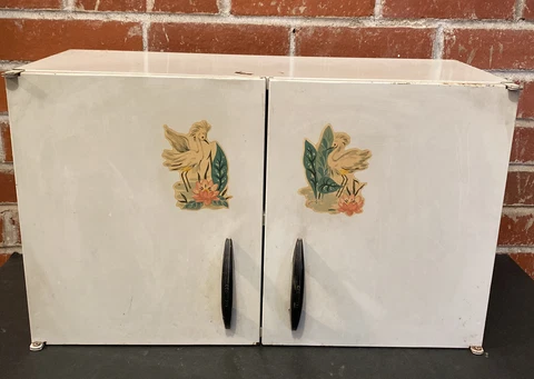 Vtg 1950s Metal 2-Door Wall Mount Medicine / Kitchen Cabinet 20x12x7.5” Cranes Cover