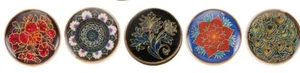 5 Stunning Ornate Flower Detail Gold Tone Round Shank Buttons with Enamel Detail - Picture 1 of 1