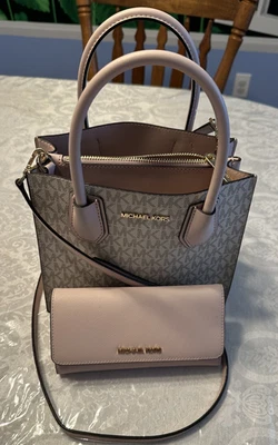 MICHAEL KORS Mercer Medium Logo Leather Crossbody Bag & Trifold Wallet Pink - Image 1 of 4