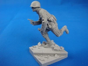 Resin Bausatz 060 1/16 120mm Soviet Assault Troop Berlin, 1945 - Bild 1 von 4