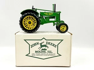 1/16 John Deere BW-40 Tractor, Two Cylinder Club 1996 - Picture 1 of 3