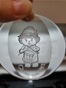 Vintage 1982 AMSUN Drummer Boy 3" Round Clear Acrylic Christmas Ornament - Picture 1 of 2