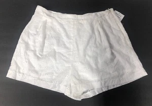 Tillys Large Womens Juniors Shorts White Eyelet Pockets Cotton Lined Read - Picture 1 of 8