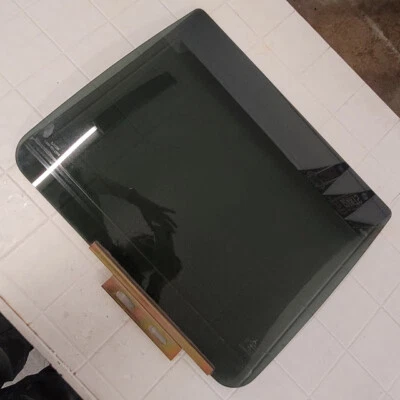 Mitsubishi Montero Sport 2001 ventana trasera izquierda del lado del conductor Foto 1 de 3