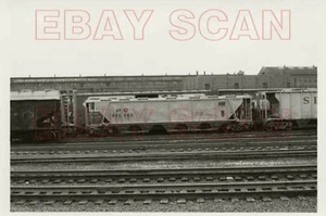 8F305 RP 1960/70s PENN CENTRAL RAILROAD HOPPER CAR #885585 - Picture 1 of 1