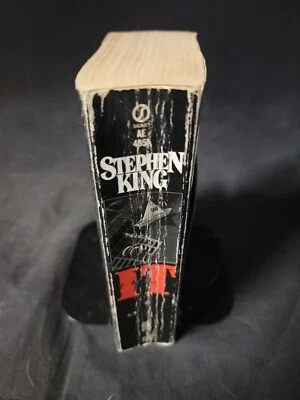 Stephen King IT 1st Signet Printing Paperback Vintage 1987. VG - Image 1 of 4