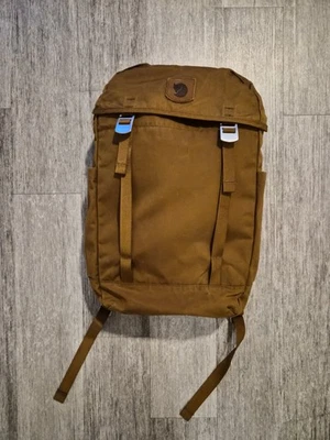 Mochila superior Fjallraven Groenlandia, polvo caqui Foto 1 de 4