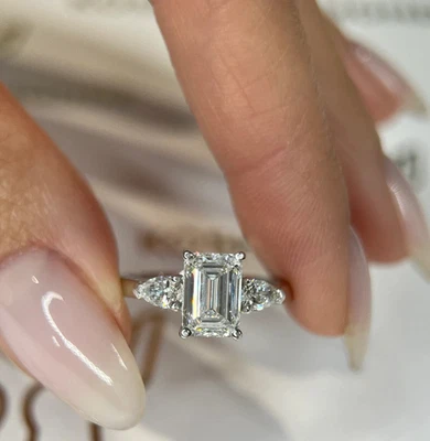 Lab Grown 2.50 CTW E VVS2 IGI Certified Emerald Cut Diamond Engagement Ring - Image 1 of 4