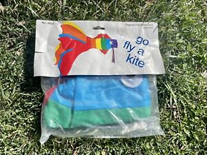 Chaussette de poisson arc-en-ciel vintage 1989 « Go Fly A Kite » neuve/inutilisée dans son emballage
