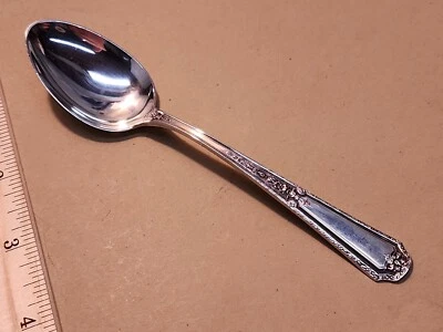 SIN MONOS Toalla 1924 Esterlina Luis XIV 5-5/8" Cucharadita Pequeña 21 Gramos Usada en Excelente Condición  Foto 1 de 4