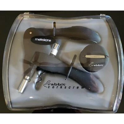El kit abrecorchos original conejo sacacorchos con cortador de aluminio. Usado en excelente estado Foto 1 de 2