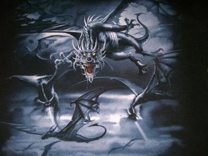 Camiseta Dragón Azul con Anillo Nariz Gildan Negra Hombre Mediana Usada - Imagen 1 de 2