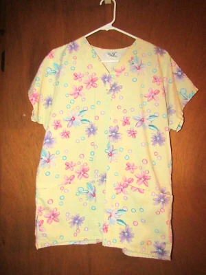 Women's Size Small V-Neck Scrubs Top/Shirt Uniform Yellow with Flowers - Image 1 of 4