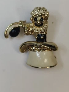 Clown Jester Brooch Cream And black Gold Tone Enamel Vintage - Picture 1 of 9