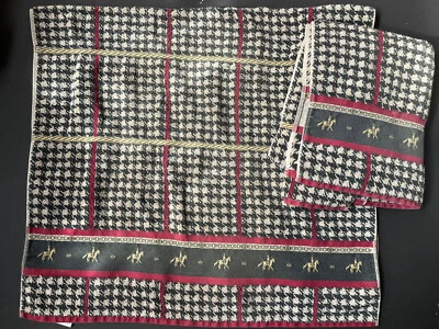 RARE! PAIR *Springmaid BATH TOWELS Horses Houndstooth Black Red Tan VINTAGE! - Image 1 of 4