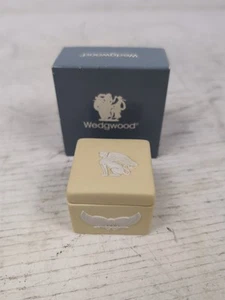 VTG Rare Wedgwood Egyptian Collection Yellow Jasperware Trinket Box - With Box - Picture 1 of 8