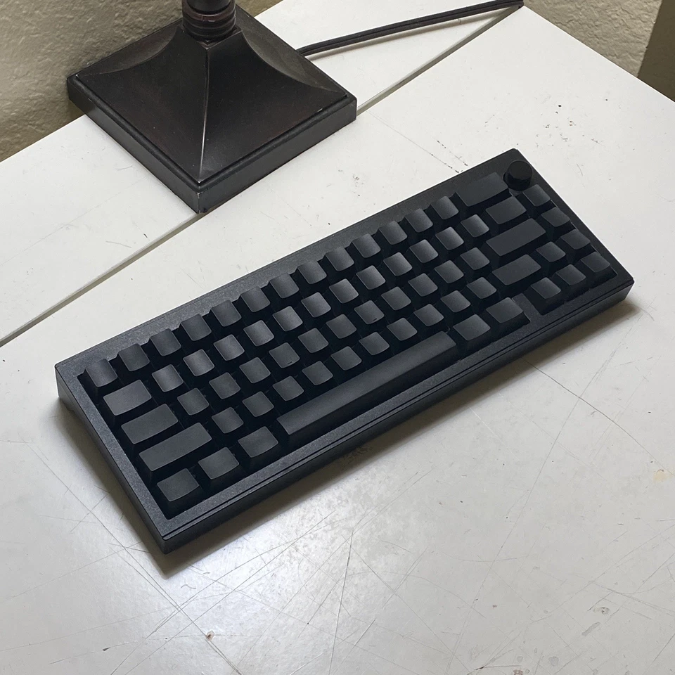 Teclado mecánico personalizado todo negro apagón 65% (CIDOO v65). Foto 1 de 4