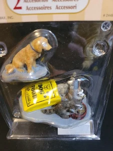 Lemax Christmas Village Town Thievery 24498 Racoons Eating Dog Food Puppy Lab - Bild 1 von 5