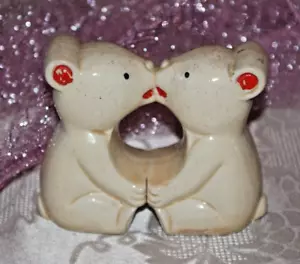 Coctelera de sal y pimienta vintage de oso de peluche beso de los años 50, 3 1/2 pulgadas alto, usado en excelente estado - Imagen 1 de 5