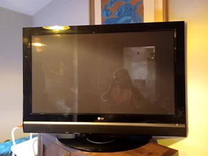 LG Black Television 42 inch, In Good Condition - Picture 1 of 2