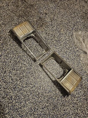 1979 Monte Carlo Corner Marker Light and bezels - Image 1 of 4