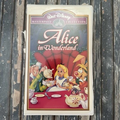 Walt Disney Alice in Wonderland VHS Masterpiece Collection Clamshell - Image 1 of 4