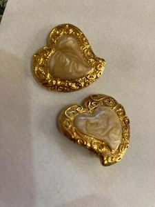 beautiful vintage clip on earrings yellow gold plated heart shaped pretty uk - Picture 1 of 5