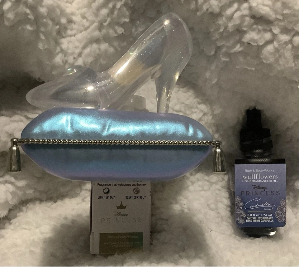 Bath & Body Works Wallflower Holder DISNEY CINDERELLA NIGHT LIGHT W/WALLFLOWER - Image 1 of 1