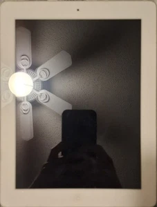 Apple iPad 3rd Gen. 16GB, Wi-Fi, 9.7in Model A1416 - White/Silver - USED - Picture 1 of 4