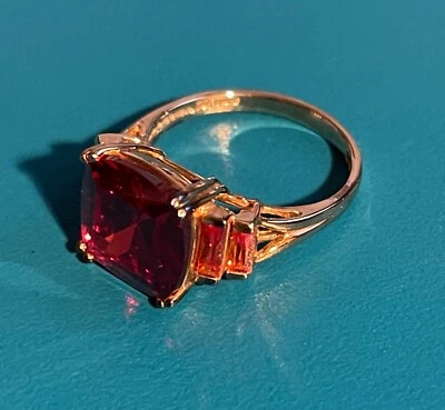 Elegante anillo de plata chapado en oro amarillo de 14K/925 de circonita cúbica de fuego 16,65 ctw con Foto 1 de 4