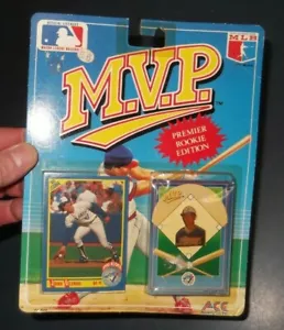 MLB M.V.P. TARJETA DE NOVATO JOHN OLERUD TORONTO BLUE JAYS Y PIN COLECCIONISTA AS NOVEDAD - Imagen 1 de 3