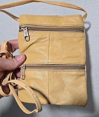 Bolso Bandolera Vintage Toni Cuero Mini Crema Appx 5.5" x 7" Foto 1 de 4