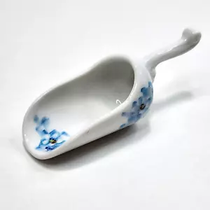 Vintage Hand Painted Miniature Porcelain Salt Scoop Blue Flowers Artist Signed - Picture 1 of 11